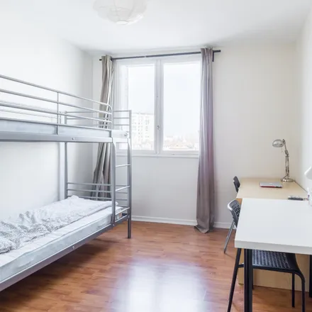 Rent this 4 bed room on 92 Rue Auber in 94400 Vitry-sur-Seine, France