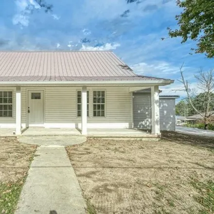 Buy this 4 bed house on 216 East Price Avenue in Monterey, Putnam County