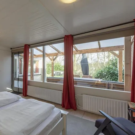 Rent this 2 bed house on 1753 BA Sint Maartensvlotbrug
