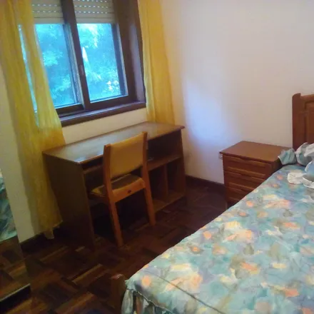 Rent this 6 bed room on Bairro Bessa Leite in Rua de António Bessa Leite, 4150-074 Porto