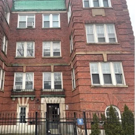 Buy this 2 bed condo on 1 Randolph Street in Oak Park, IL 60302