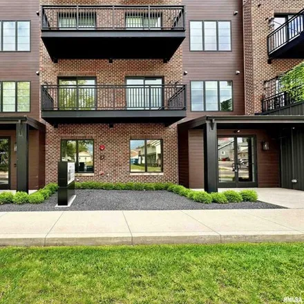 Buy this 2 bed condo on 1330 East Samuel Avenue in Peoria Heights, Peoria County