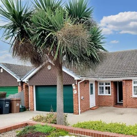 Buy this 3 bed house on Wood Dale in Chelmsford, CM2 8DS