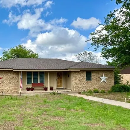 Buy this 3 bed house on 980 Dubose Street in Quanah, TX 79252