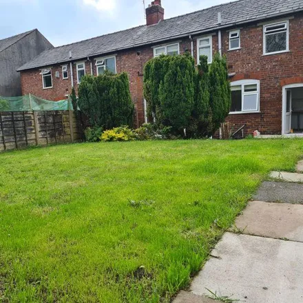 Rent this 3 bed duplex on Highfield Road in Farnworth, BL4 0AD