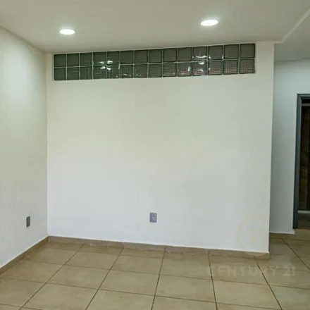 Rent this studio apartment on Calle Juventino Rosas 914 in Conjunto Habitacional Via Verdi, 37480 León