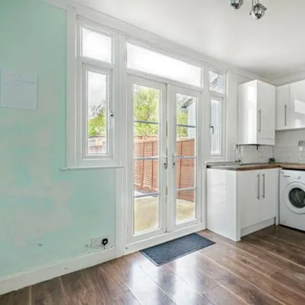 Image 2 - Camrose Avenue, London, TW13 7BN, United Kingdom - Townhouse for rent