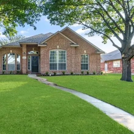 Buy this 3 bed house on 10804 Pineview Ln in Frisco, Texas