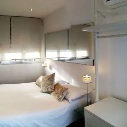 Rent this 2 bed apartment on Barbería Compadre in Calle de las Infantas, 28004 Madrid