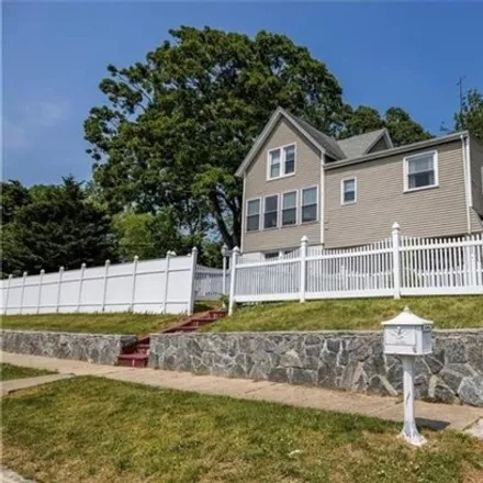 Rent this 4 bed house on 90 2nd Street in Fairfield, CT 06825