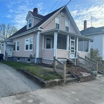 Image 3 - 180 West Lawn Avenue, Pawtucket, RI 02860, USA - House for sale
