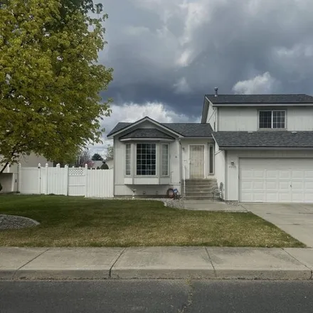 Buy this 3 bed house on 4091 East Ermina Avenue in Spokane, WA 99217