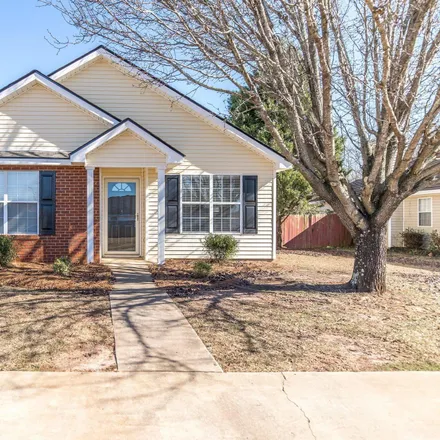 Rent this 3 bed house on 307 Chadwyck Lane in Warner Robins, GA 31005