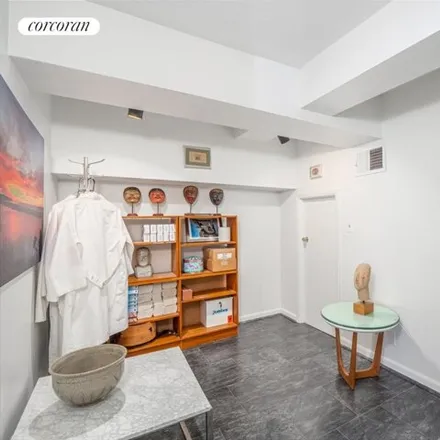 Image 9 - 251 West 19th Street, New York, NY 10011, USA - Condo for sale