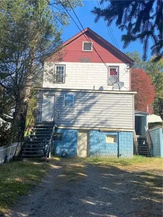 Buy this studio house on 1633 Cedar Street in Turtle Creek, Allegheny County