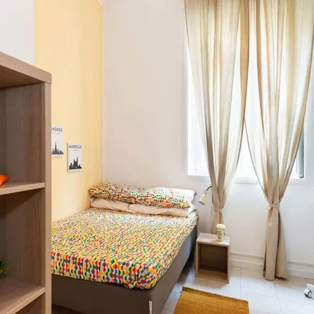 Rent this 6 bed room on El Porteño Prohibido in Via Macedonio Melloni, 9