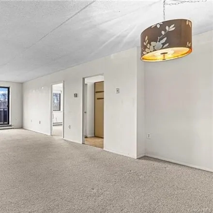 Image 2 - 160 Academy Street, City of Poughkeepsie, NY 12601, USA - Apartment for sale