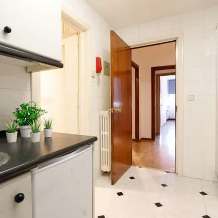 Image 3 - Calle de Agustín de Foxá, 28046 Madrid, Spain - Apartment for rent