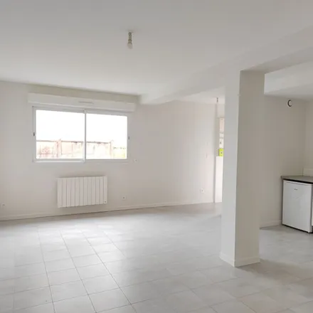 Rent this 1 bed apartment on 6 Rue Jean d'Ormesson in 45400 Fleury-les-Aubrais, France