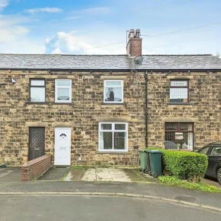 Rent this 3 bed townhouse on Welwyn Avenue in Birstall, WF17 8DU