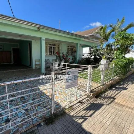 Buy this 3 bed house on Rua Sabará in Jardim dos Estados, Poços de Caldas - MG