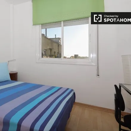 Rent this 3 bed room on Carrer de la Indústria in 236, 08037 Barcelona