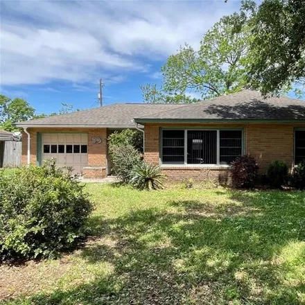 Buy this 3 bed house on 5171 Red Oak Lane in Texas City, TX 77591