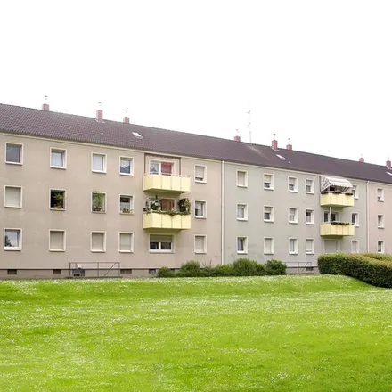 Rent this 2 bed apartment on Mündelheimer Straße 16 in 47259 Duisburg, Germany