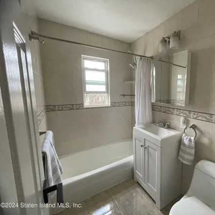 Image 6 - 159 Cromwell Avenue, New York, NY 10304, USA - Condo for sale