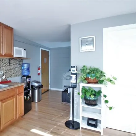 Rent this 1 bed house on 9725 South Western Avenue in Chicago, IL 60643