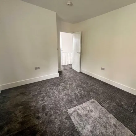 Image 9 - Hughenden Road, High Wycombe, HP13 5HS, United Kingdom - Apartment for rent