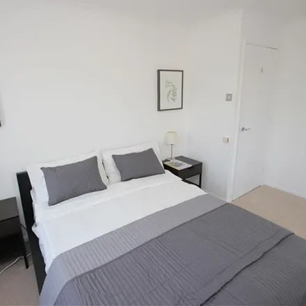Image 4 - 34 Spirit Quay, St. George in the East, London, E1W 2NG, United Kingdom - Apartment for rent
