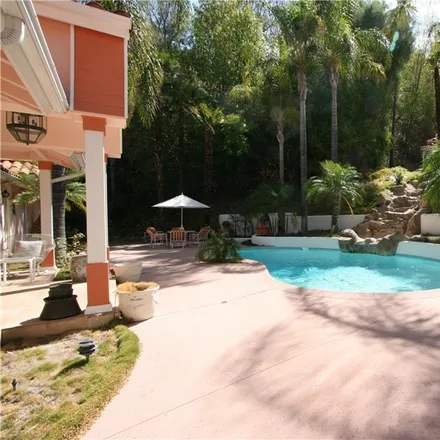 Image 7 - 5054 Casa Drive, Los Angeles, CA 91356, USA - House for sale