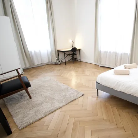 Rent this 5 bed room on Bundesmarkt in Varziner Platz, 12159 Berlin