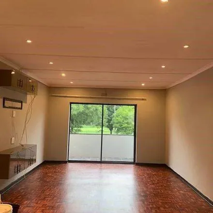 Image 3 - 2nd Avenue, Johannesburg Ward 70, Roodepoort, 2709, South Africa - Apartment for rent
