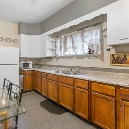 Image 6 - 9842 South Winston Avenue, Chicago, IL 60643, USA - House for sale