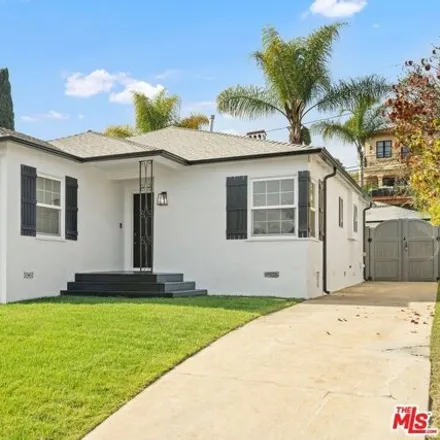 Rent this 3 bed house on 2603 South Canfield Avenue in Los Angeles, CA 90034