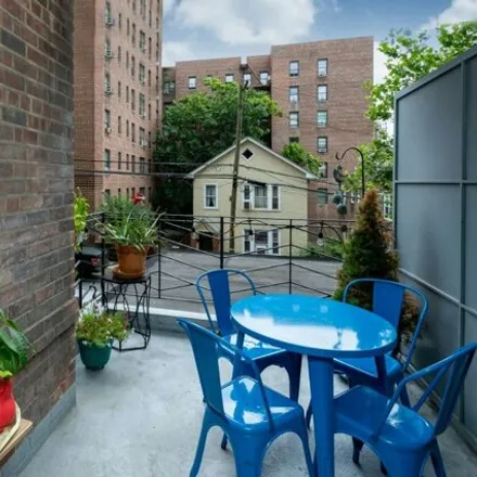 Image 4 - 3282 Oxford Avenue, New York, NY 10463, USA - Apartment for sale