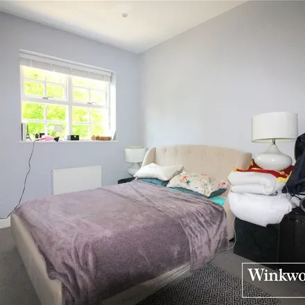 Rent this 2 bed apartment on Goldring Way in London Colney, AL2 1FR