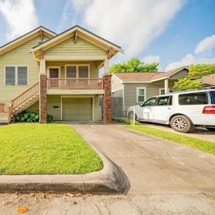 Buy this 3 bed house on 2600 44th Street in Galveston, TX 77550
