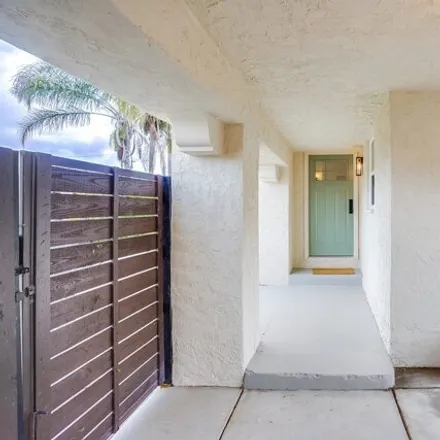 Image 6 - 3647 West 64th Street, Los Angeles, CA 90043, USA - House for sale
