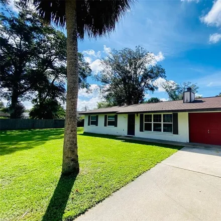 Buy this 3 bed house on 4628 Northeast 9th Street in Ocala, FL 34470