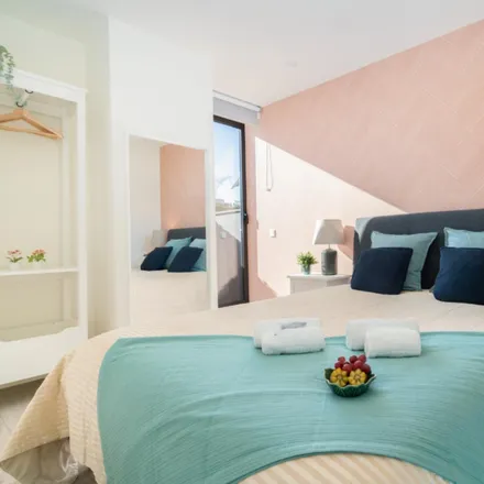 Rent this 1 bed apartment on Bairro da Padaria in 4000-307 Porto, Portugal