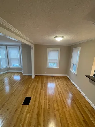 Image 7 - 7 Wenlock Road # 7, Boston MA 02122 - Townhouse for rent