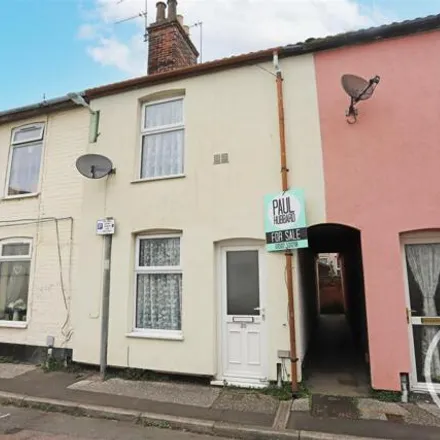 Buy this 2 bed townhouse on Alma Road in Lowestoft, NR32 2EA