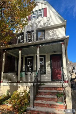 Rent this 2 bed house on Ruthie's Bar-B-Q and Pizza in 64 Chestnut Street, Montclair
