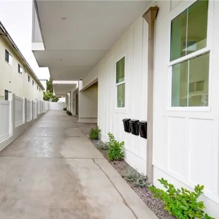 Image 3 - 2412 Carnegie Lane, El Nido, Redondo Beach, CA 90278, USA - House for sale