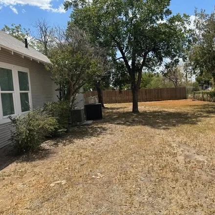Image 3 - 210 West 27th Street, San Angelo, TX 76903, USA - House for sale
