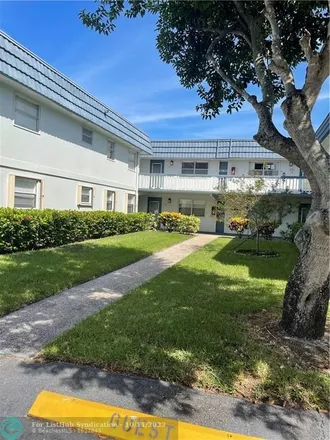 Buy this 2 bed condo on 248 Tuscany Lane in Palm Beach County, FL 33446