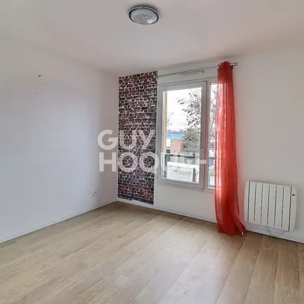 Rent this 2 bed apartment on 215 Boulevard Félix Faure in 93300 Aubervilliers, France